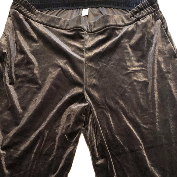 Velvet Set - SELLING TOGETHER - Picture 4 of 5